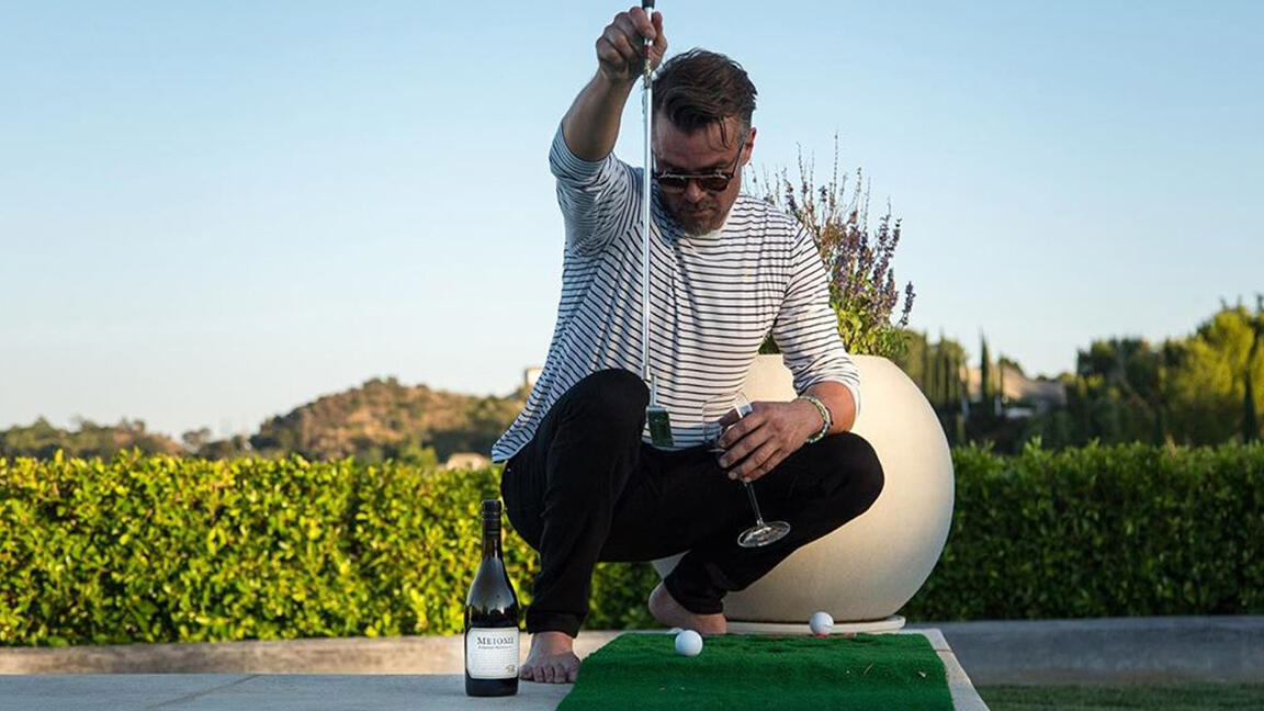 Josh Duhamel Bonds With His Dad Playing Golf Al Bawaba
